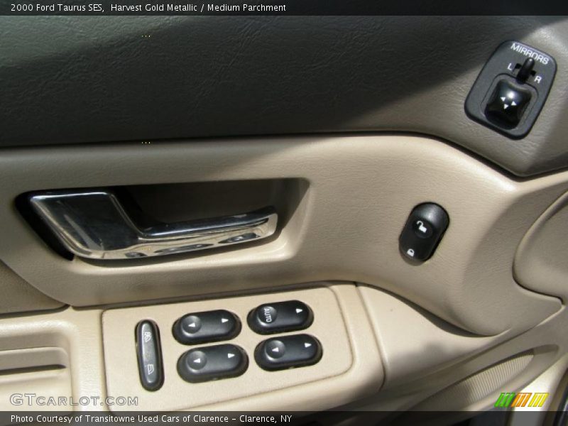 Harvest Gold Metallic / Medium Parchment 2000 Ford Taurus SES