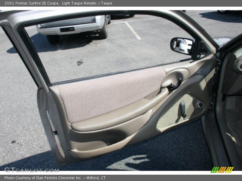 Light Taupe Metallic / Taupe 2001 Pontiac Sunfire SE Coupe