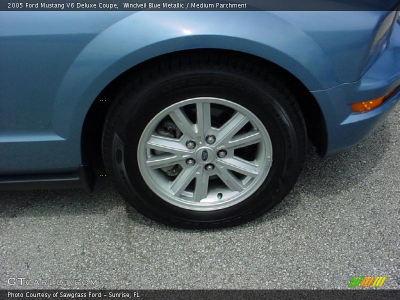Windveil Blue Metallic / Medium Parchment 2005 Ford Mustang V6 Deluxe Coupe