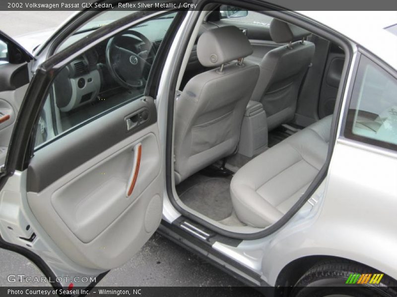 Reflex Silver Metallic / Grey 2002 Volkswagen Passat GLX Sedan