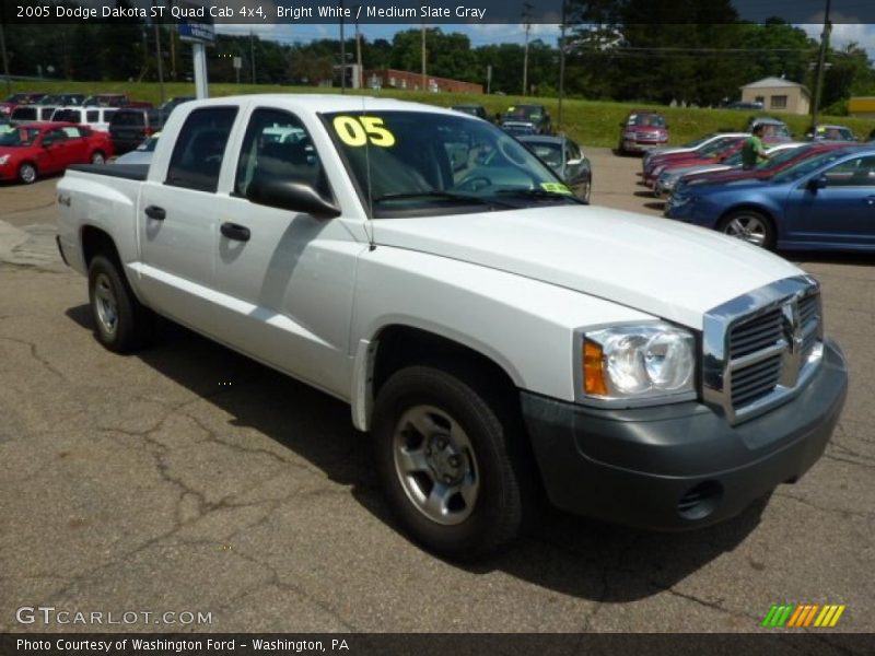 Bright White / Medium Slate Gray 2005 Dodge Dakota ST Quad Cab 4x4