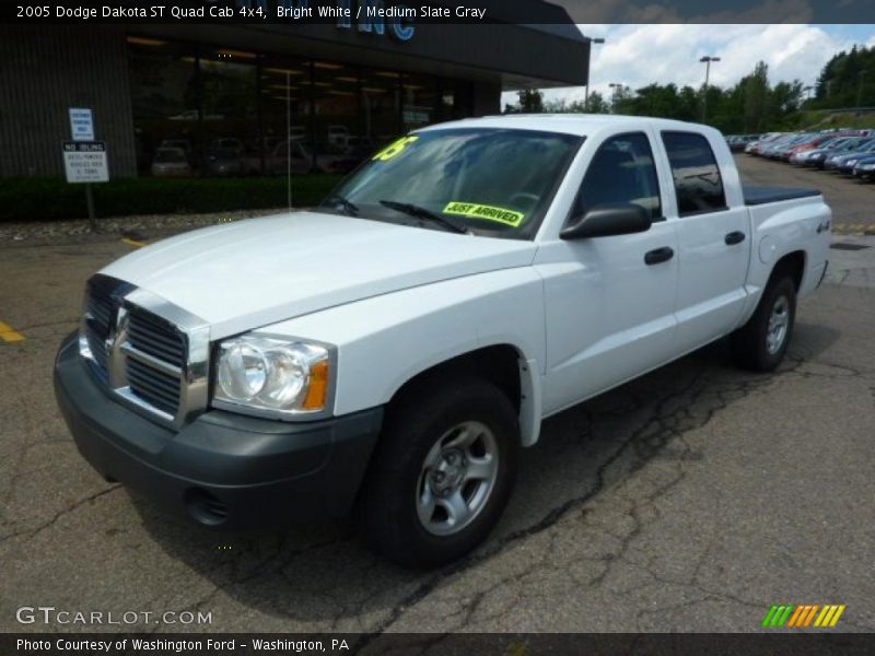 Bright White / Medium Slate Gray 2005 Dodge Dakota ST Quad Cab 4x4