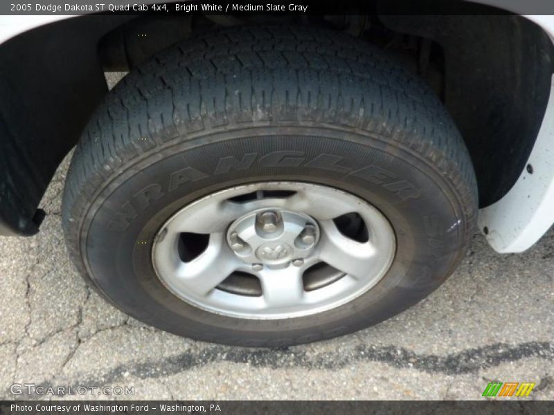 Bright White / Medium Slate Gray 2005 Dodge Dakota ST Quad Cab 4x4