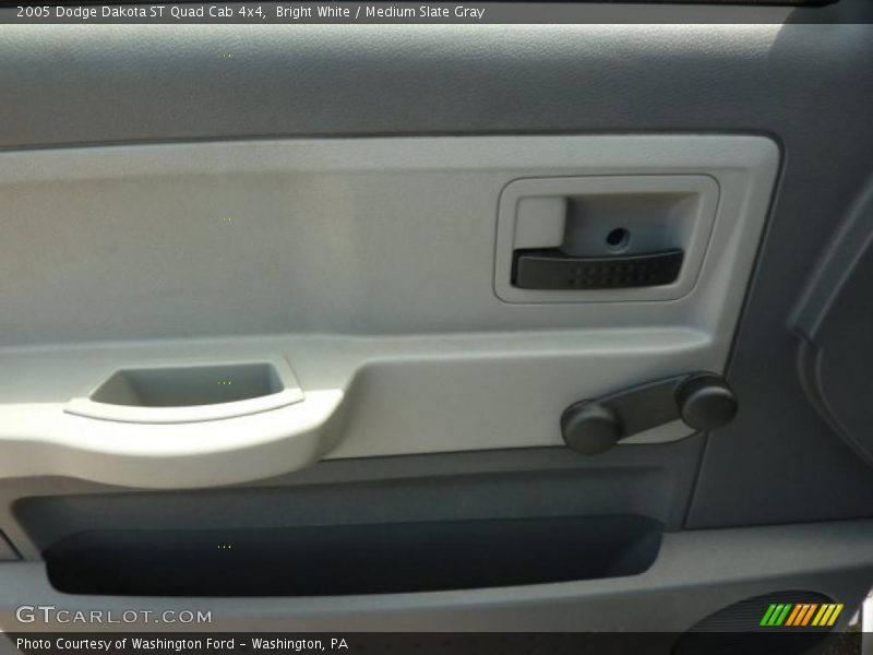 Bright White / Medium Slate Gray 2005 Dodge Dakota ST Quad Cab 4x4