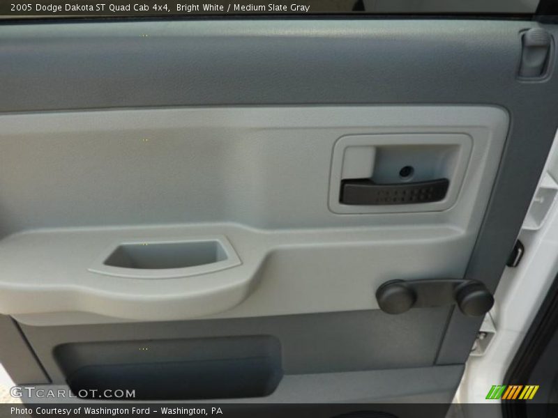 Bright White / Medium Slate Gray 2005 Dodge Dakota ST Quad Cab 4x4