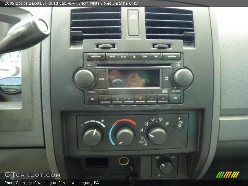 Bright White / Medium Slate Gray 2005 Dodge Dakota ST Quad Cab 4x4
