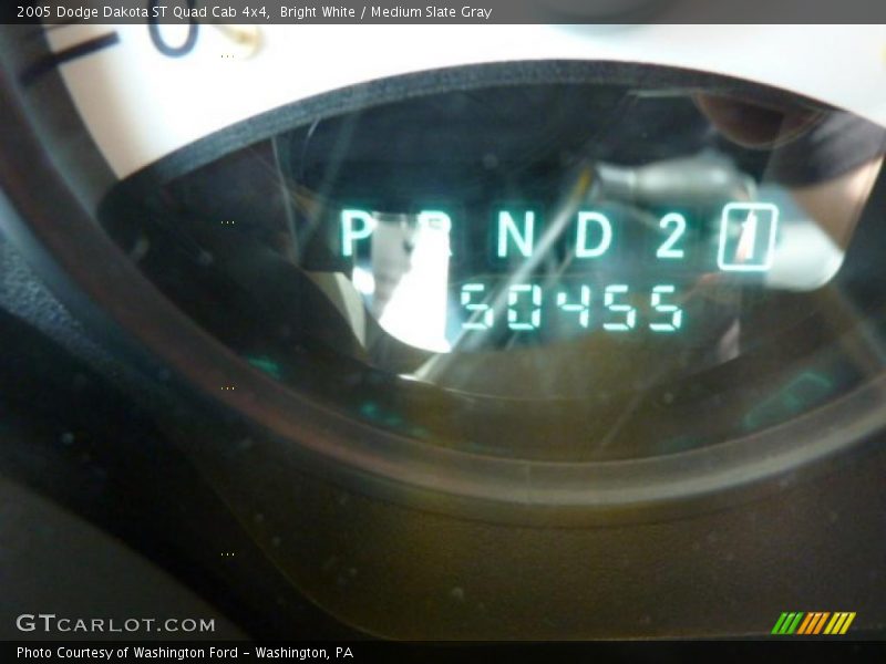 Bright White / Medium Slate Gray 2005 Dodge Dakota ST Quad Cab 4x4
