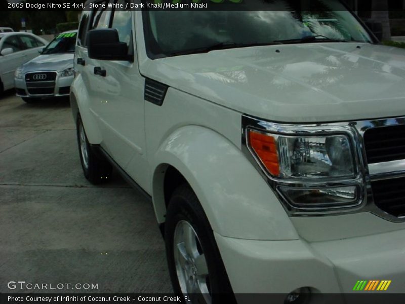 Stone White / Dark Khaki/Medium Khaki 2009 Dodge Nitro SE 4x4