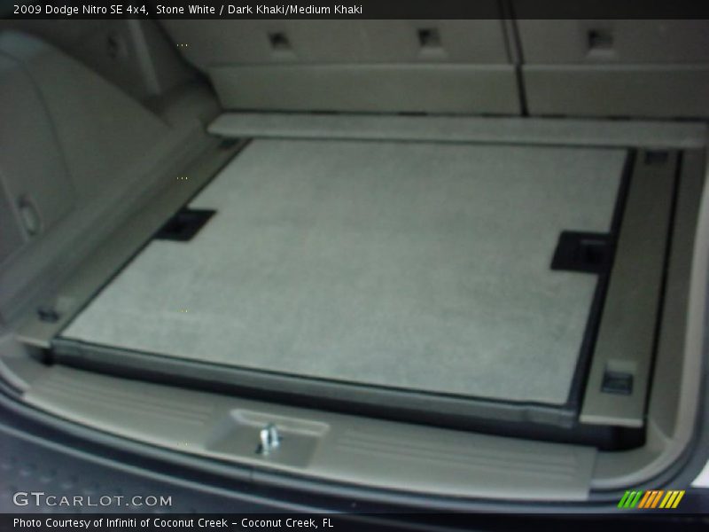 Stone White / Dark Khaki/Medium Khaki 2009 Dodge Nitro SE 4x4