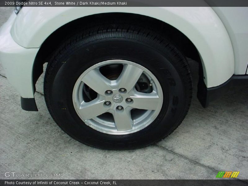 Stone White / Dark Khaki/Medium Khaki 2009 Dodge Nitro SE 4x4