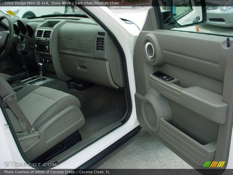 Stone White / Dark Khaki/Medium Khaki 2009 Dodge Nitro SE 4x4