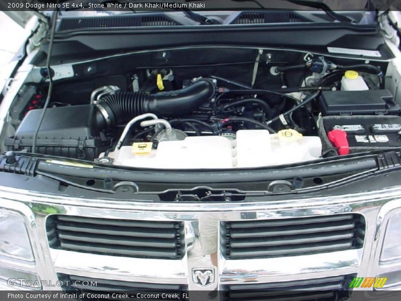 Stone White / Dark Khaki/Medium Khaki 2009 Dodge Nitro SE 4x4