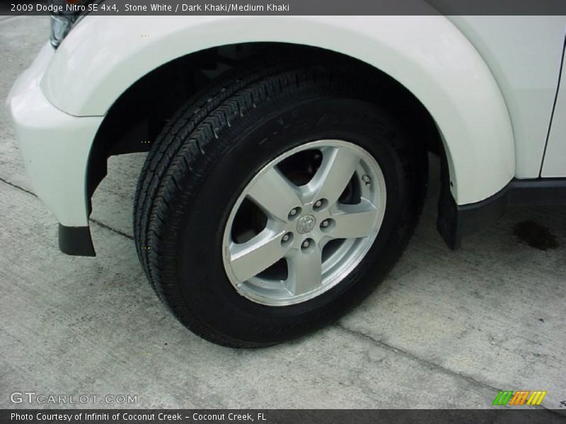 Stone White / Dark Khaki/Medium Khaki 2009 Dodge Nitro SE 4x4