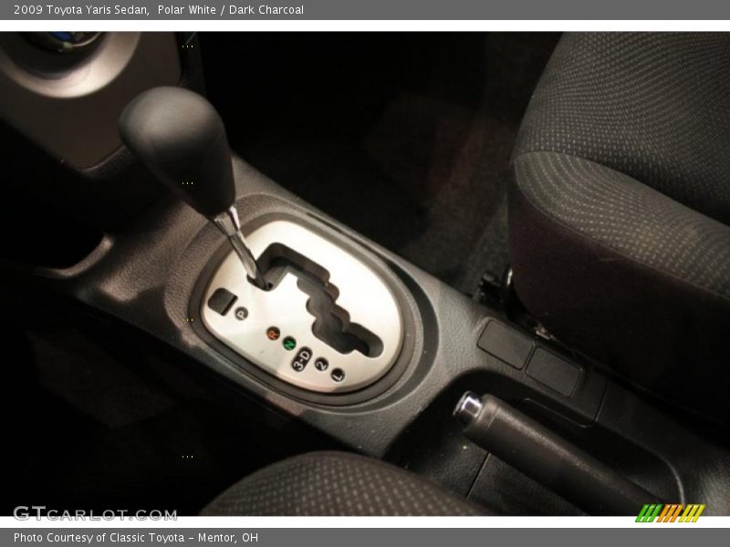 Polar White / Dark Charcoal 2009 Toyota Yaris Sedan