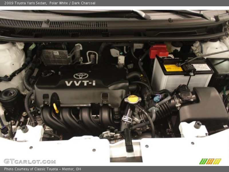 Polar White / Dark Charcoal 2009 Toyota Yaris Sedan