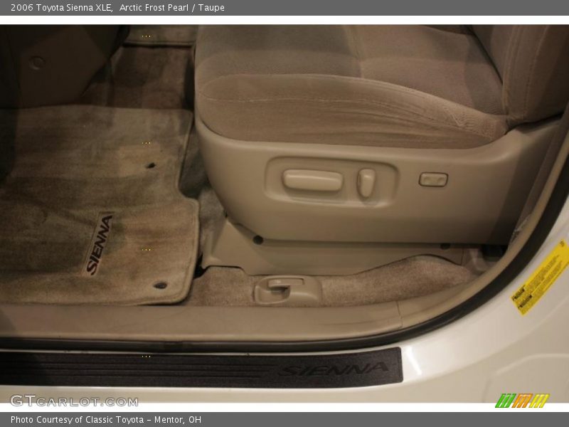 Arctic Frost Pearl / Taupe 2006 Toyota Sienna XLE
