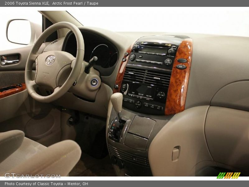 Arctic Frost Pearl / Taupe 2006 Toyota Sienna XLE