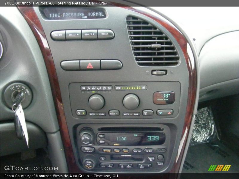 Sterling Metallic / Dark Gray 2001 Oldsmobile Aurora 4.0