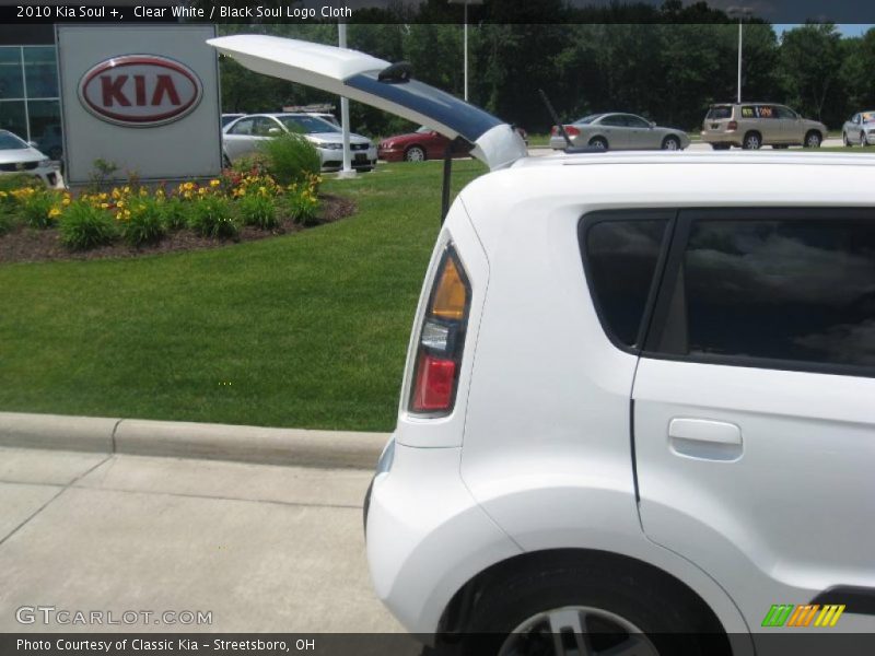 Clear White / Black Soul Logo Cloth 2010 Kia Soul +