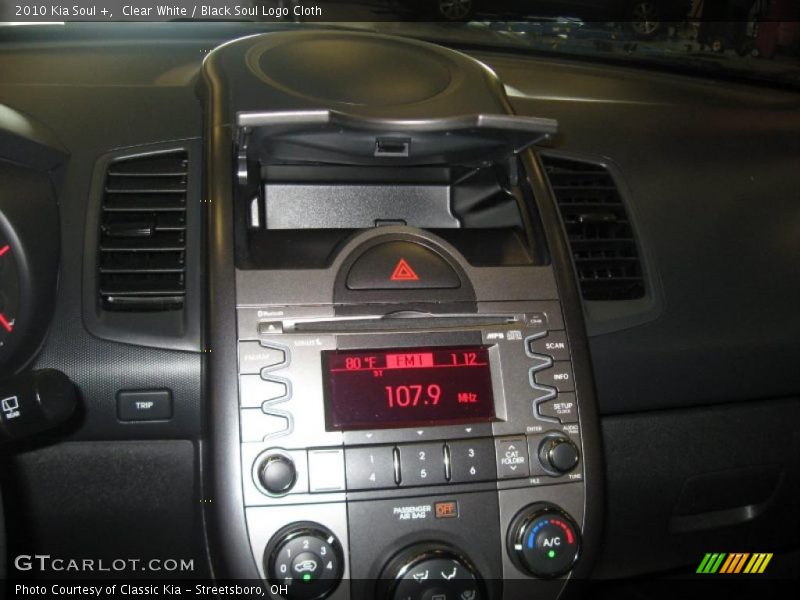 Clear White / Black Soul Logo Cloth 2010 Kia Soul +