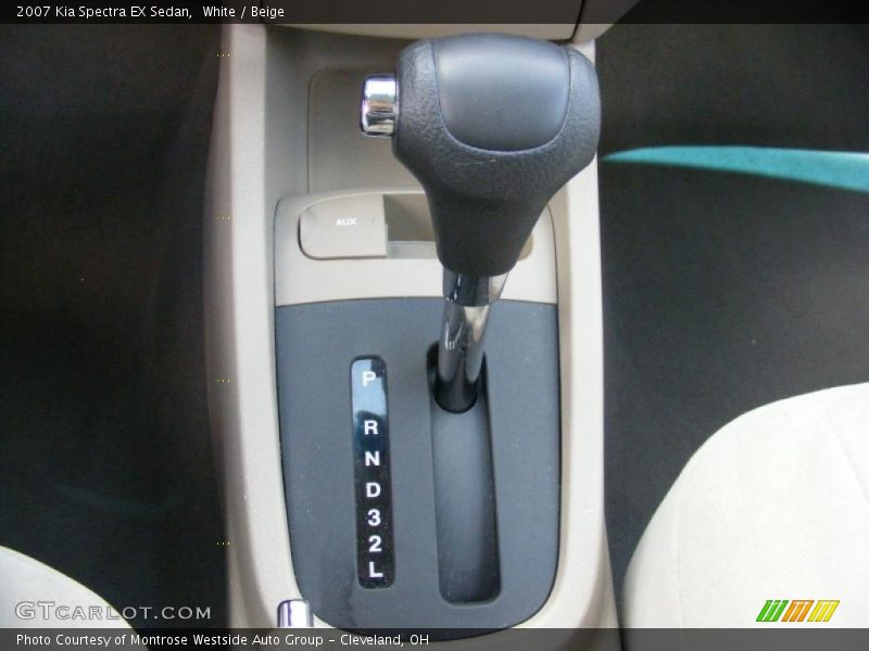 White / Beige 2007 Kia Spectra EX Sedan