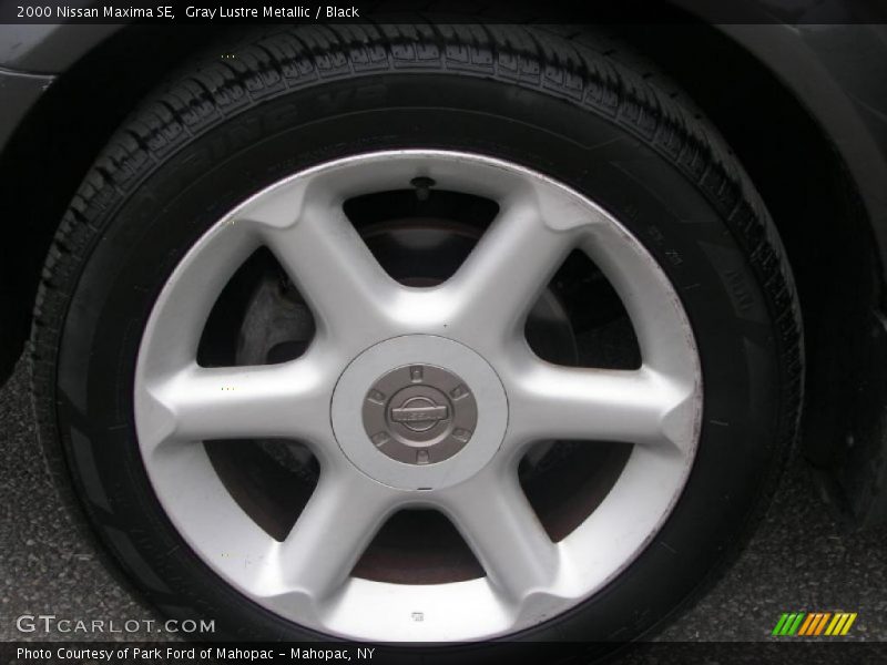 Gray Lustre Metallic / Black 2000 Nissan Maxima SE