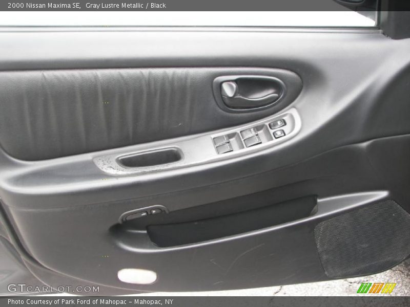 Gray Lustre Metallic / Black 2000 Nissan Maxima SE