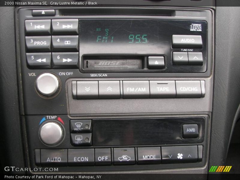 Gray Lustre Metallic / Black 2000 Nissan Maxima SE