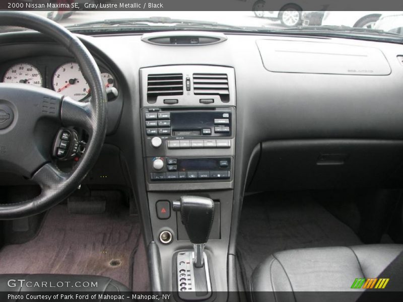 Gray Lustre Metallic / Black 2000 Nissan Maxima SE