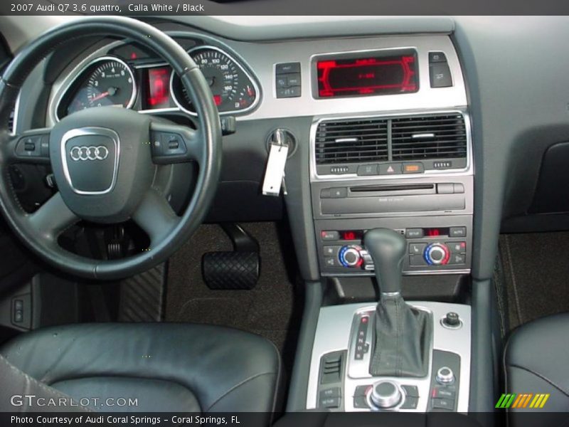 Calla White / Black 2007 Audi Q7 3.6 quattro