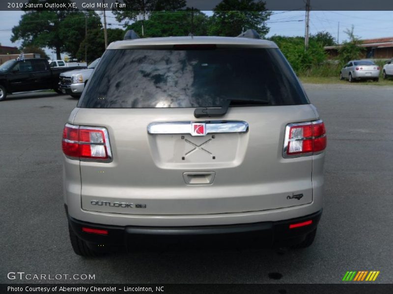 Gold Mist / Tan 2010 Saturn Outlook XE