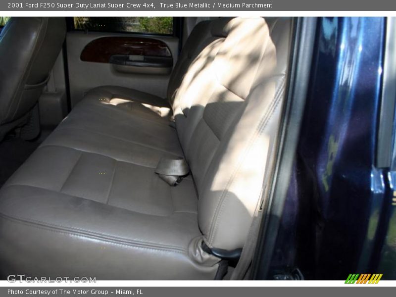 True Blue Metallic / Medium Parchment 2001 Ford F250 Super Duty Lariat Super Crew 4x4