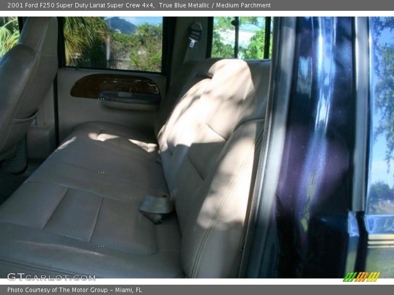 True Blue Metallic / Medium Parchment 2001 Ford F250 Super Duty Lariat Super Crew 4x4