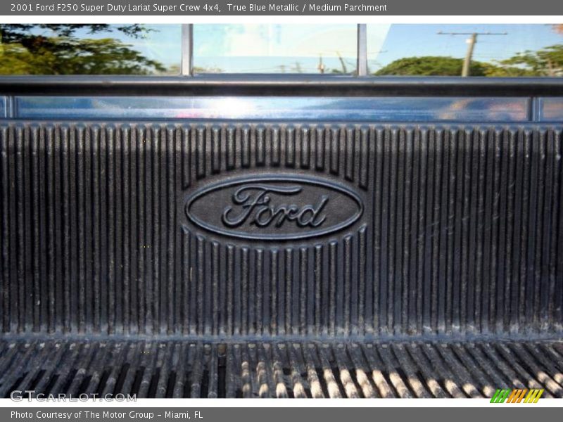 True Blue Metallic / Medium Parchment 2001 Ford F250 Super Duty Lariat Super Crew 4x4