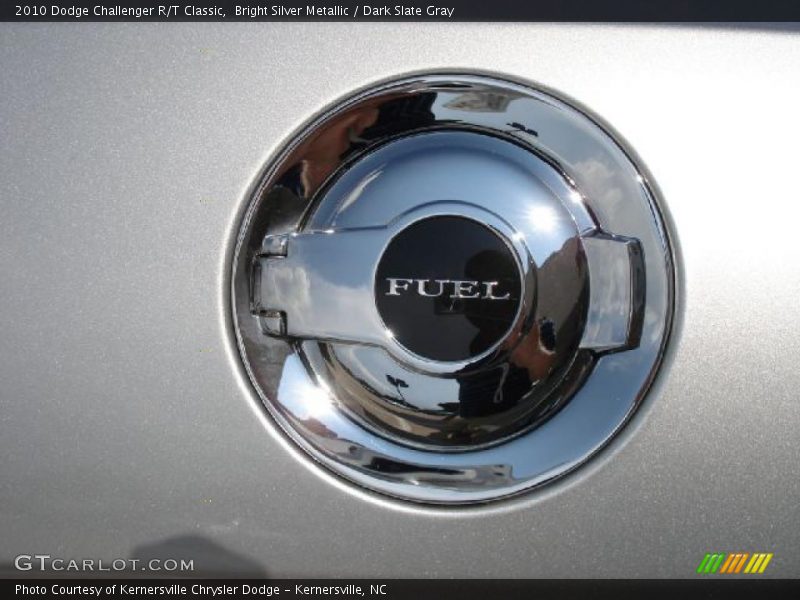 Bright Silver Metallic / Dark Slate Gray 2010 Dodge Challenger R/T Classic