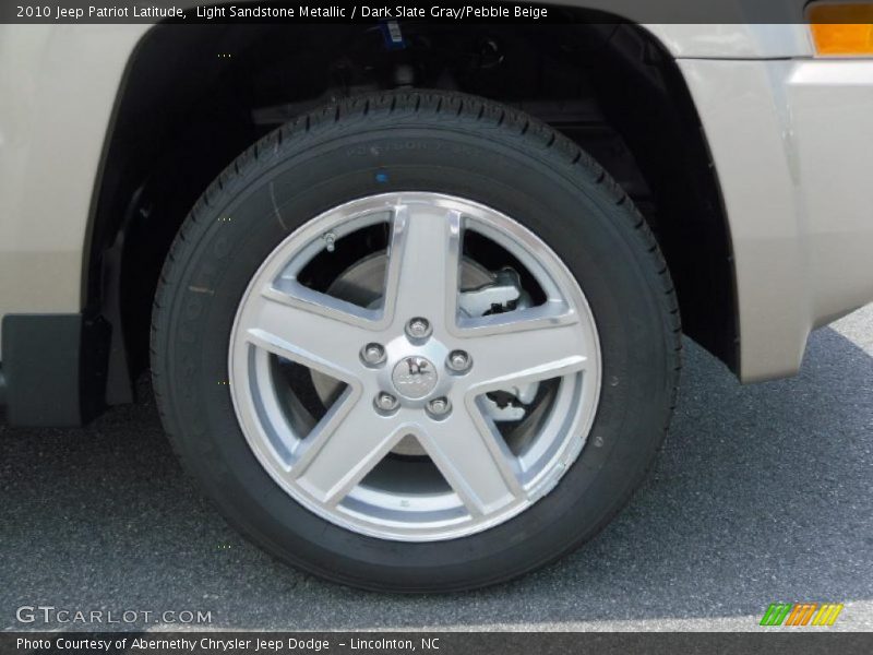 Light Sandstone Metallic / Dark Slate Gray/Pebble Beige 2010 Jeep Patriot Latitude