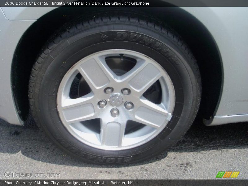 Bright Silver Metallic / Dark Slate Gray/Light Graystone 2006 Dodge Charger SE