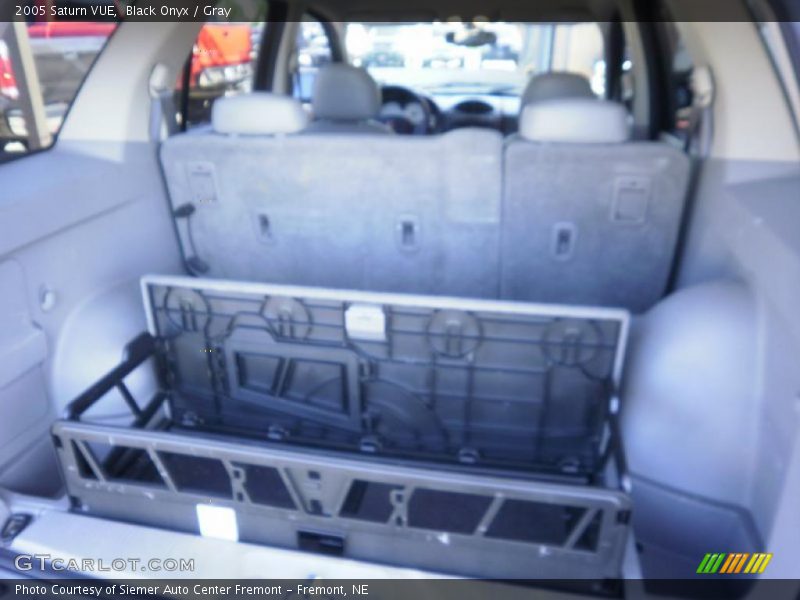 Black Onyx / Gray 2005 Saturn VUE