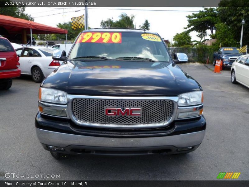 Onyx Black / Neutral/Shale 2002 GMC Yukon SLT