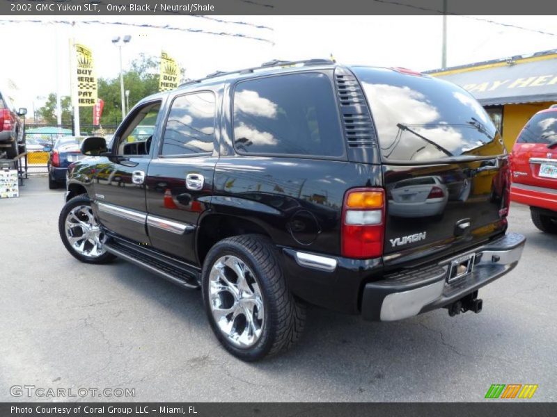 Onyx Black / Neutral/Shale 2002 GMC Yukon SLT