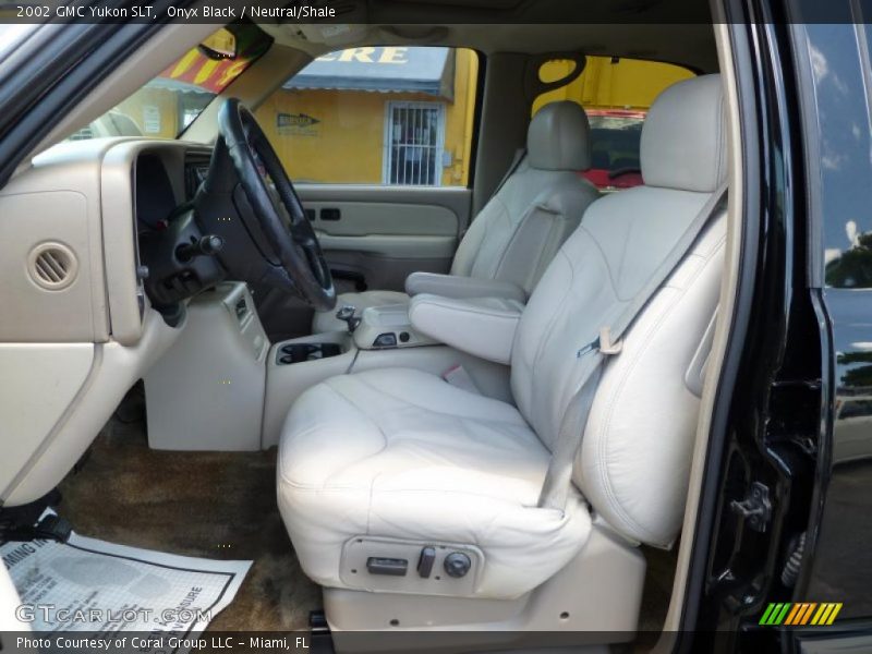 Onyx Black / Neutral/Shale 2002 GMC Yukon SLT