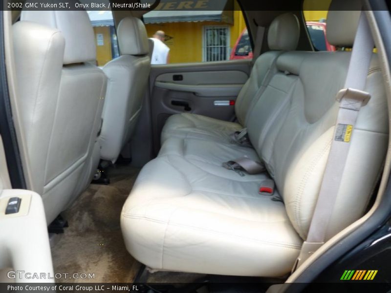 Onyx Black / Neutral/Shale 2002 GMC Yukon SLT