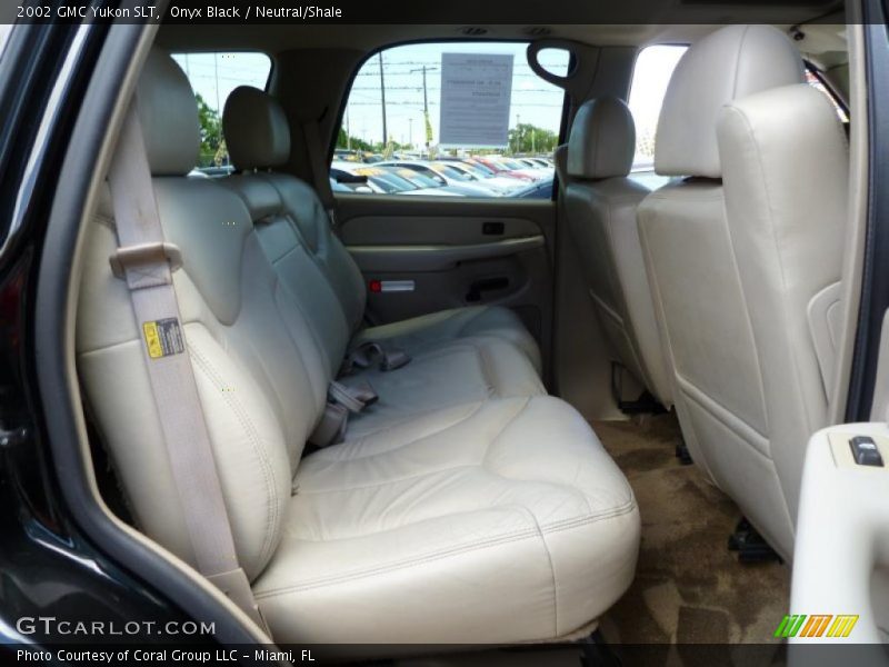 Onyx Black / Neutral/Shale 2002 GMC Yukon SLT