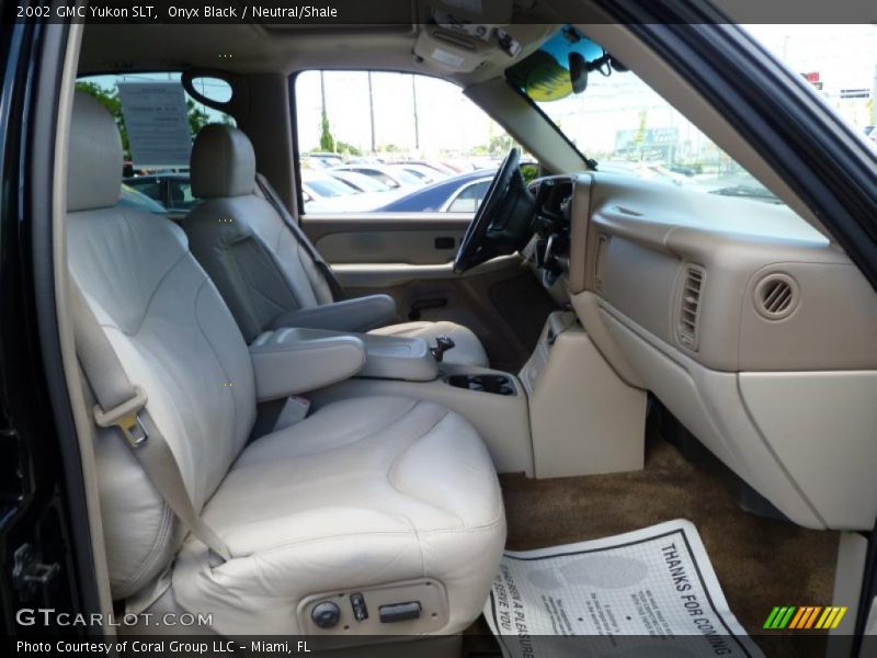 Onyx Black / Neutral/Shale 2002 GMC Yukon SLT