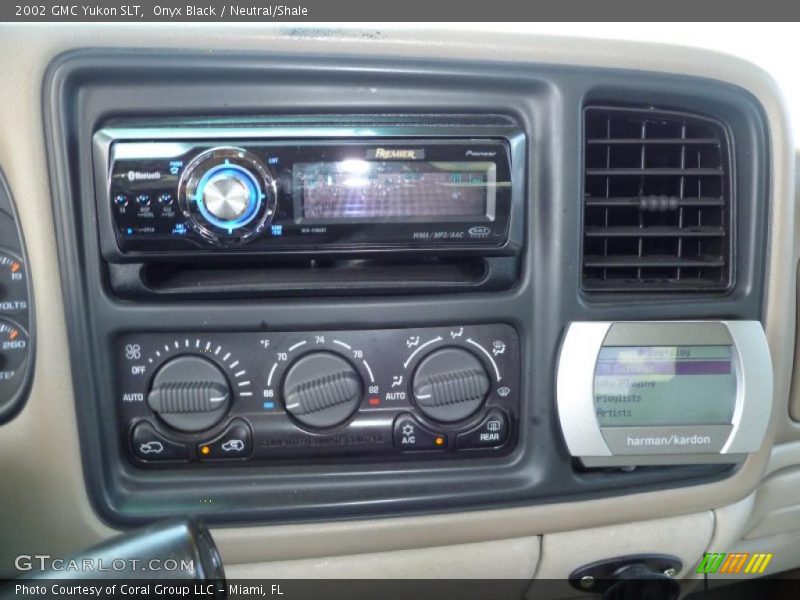 Onyx Black / Neutral/Shale 2002 GMC Yukon SLT