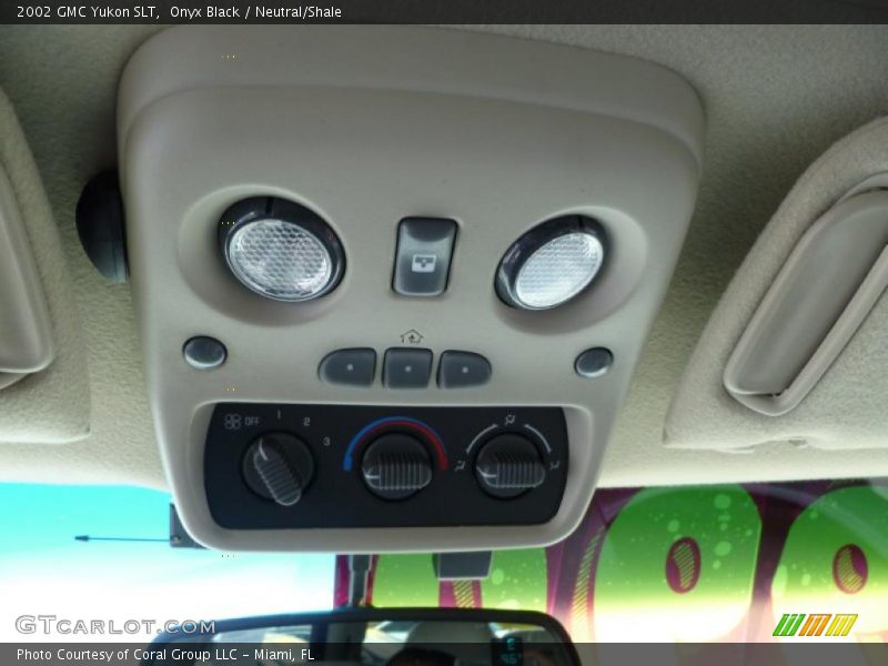 Onyx Black / Neutral/Shale 2002 GMC Yukon SLT