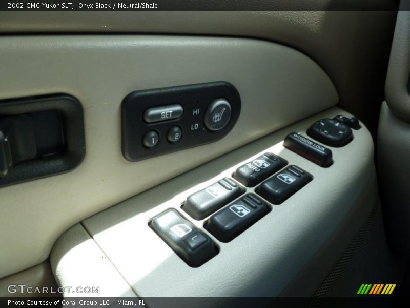 Onyx Black / Neutral/Shale 2002 GMC Yukon SLT