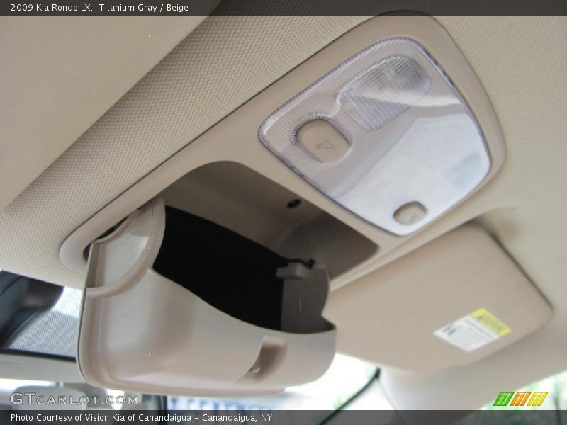 Titanium Gray / Beige 2009 Kia Rondo LX