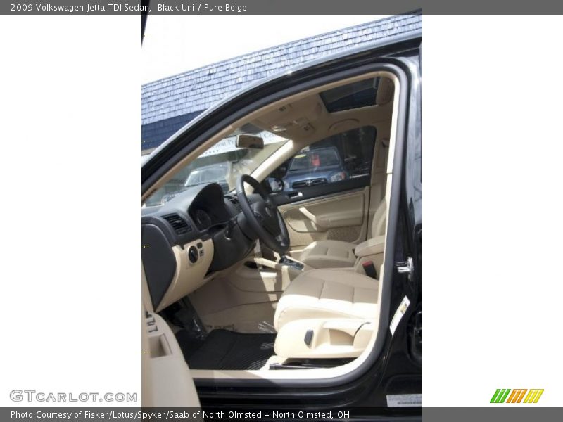 Black Uni / Pure Beige 2009 Volkswagen Jetta TDI Sedan