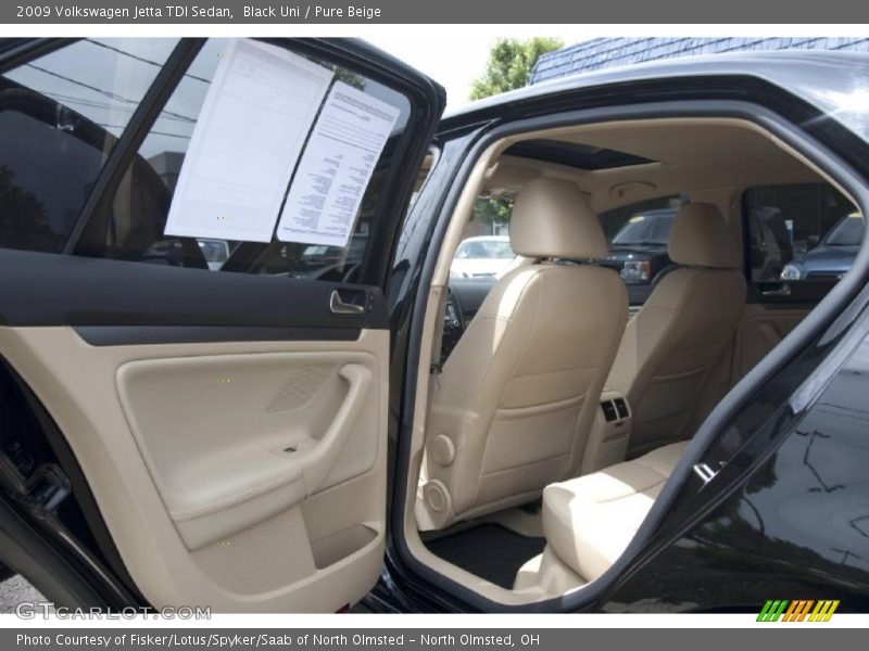 Black Uni / Pure Beige 2009 Volkswagen Jetta TDI Sedan